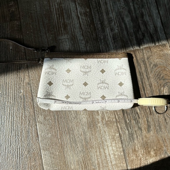 MCM Pochette w/wrist strap - Picture 9 of 11